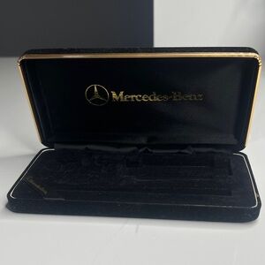 Mercedes-Benz Black Velvet Presentation Key Chain Fob Ballpoint Pen Box